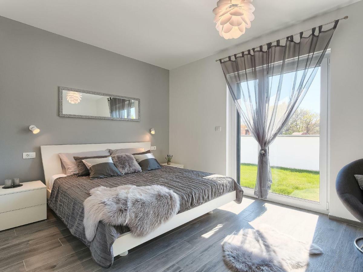 Ella Premantura By Interhome Villa Pula