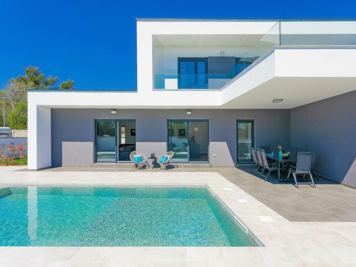 Vila Ella Premantura By Interhome Pula