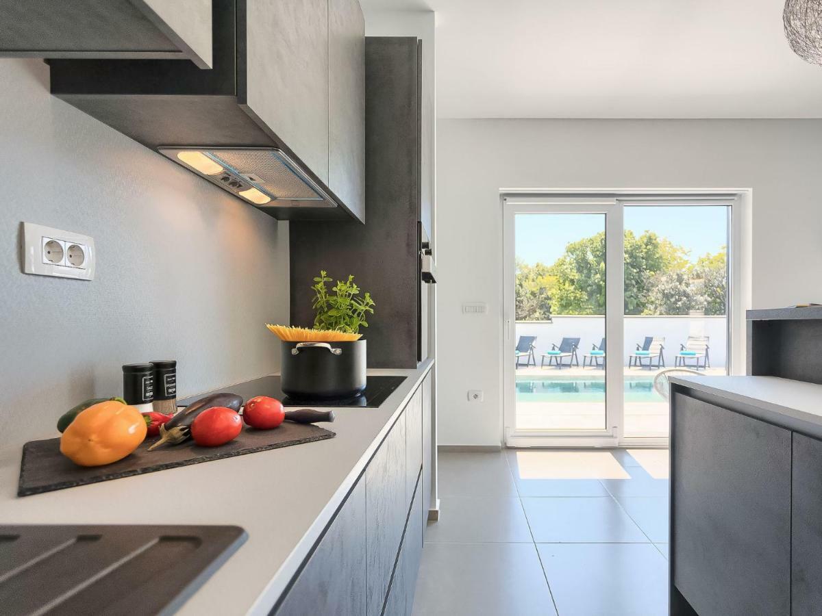 Ella Premantura By Interhome