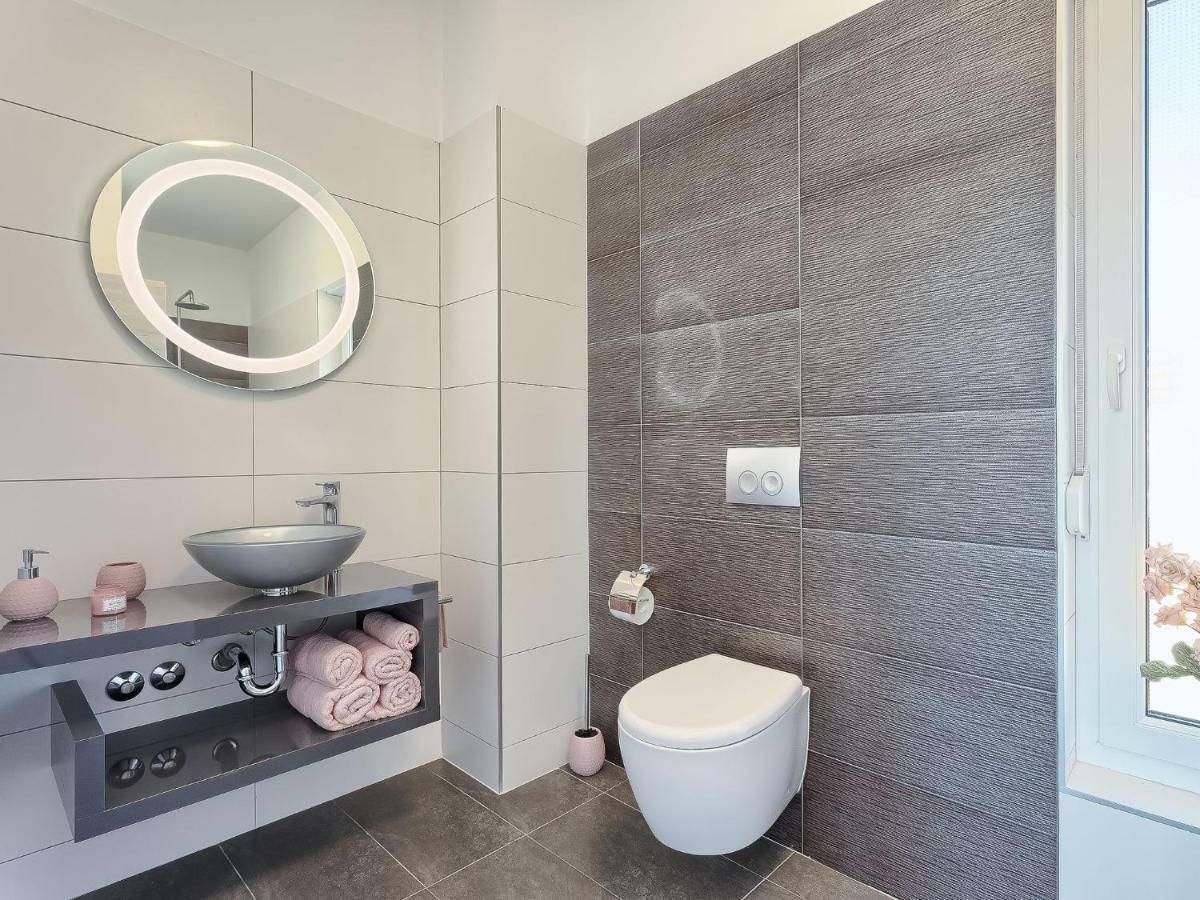 Vila Ella Premantura By Interhome