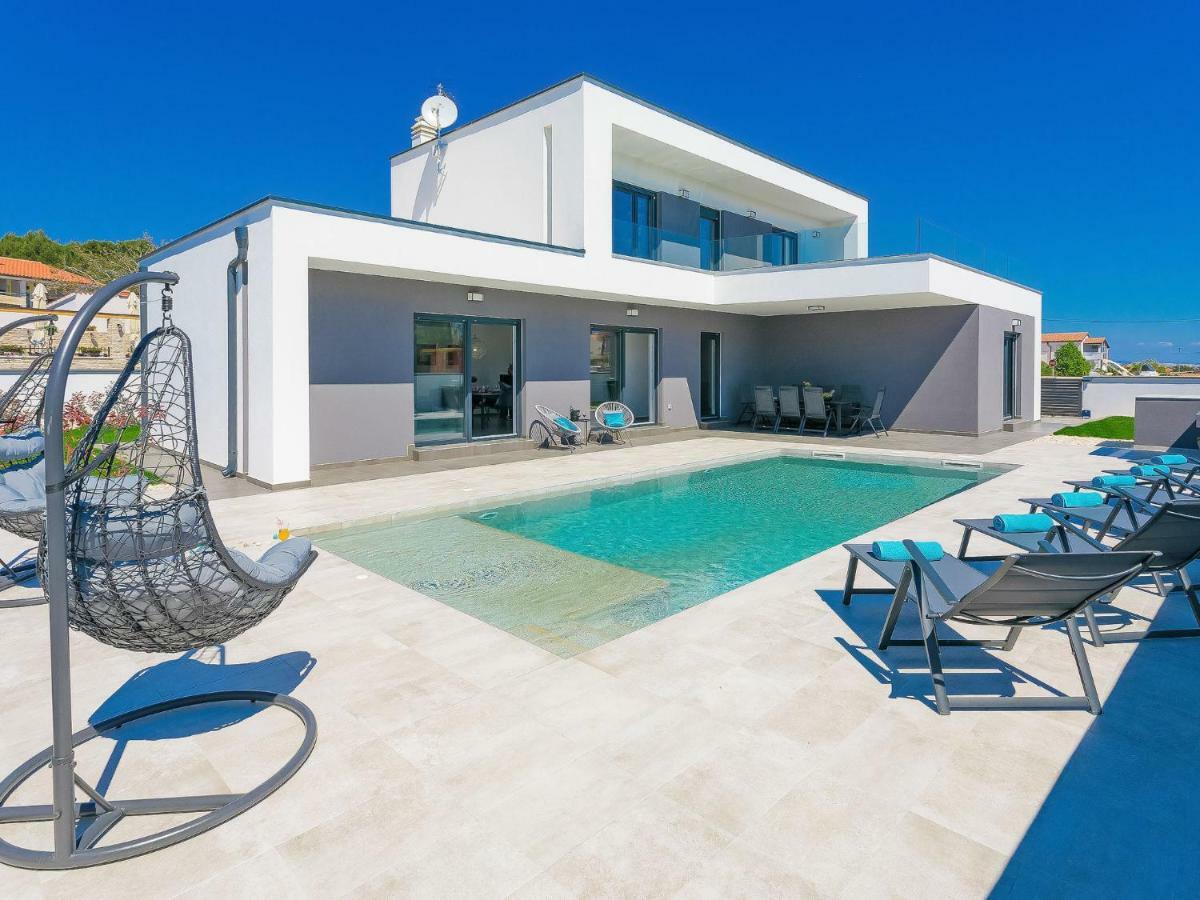 Vila Ella Premantura By Interhome *