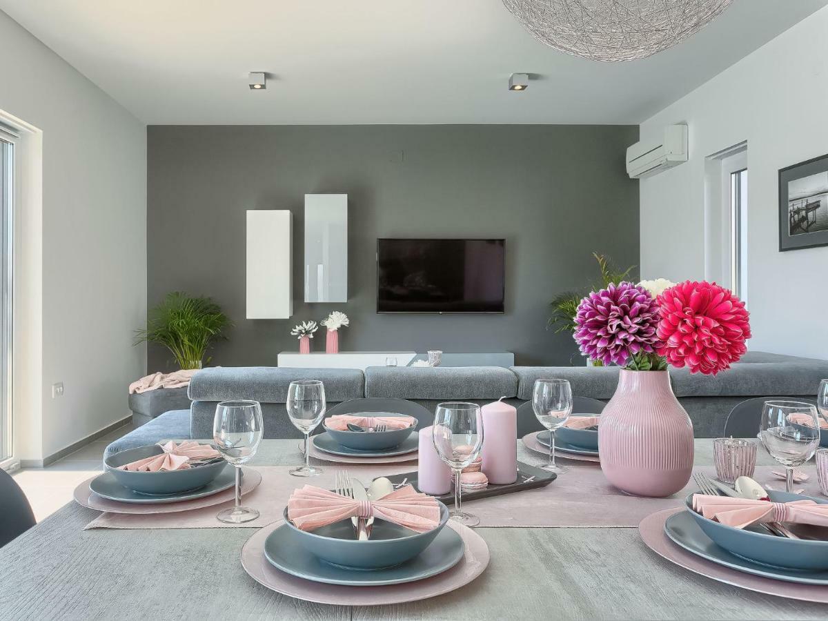 Ella Premantura By Interhome Pula