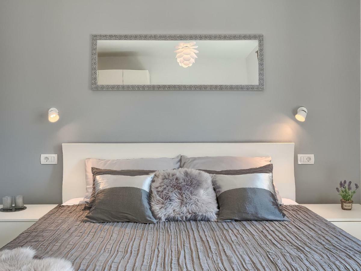 Ella Premantura By Interhome Vila