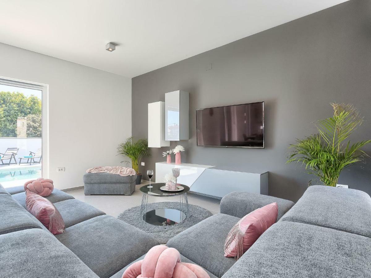 Ella Premantura By Interhome *